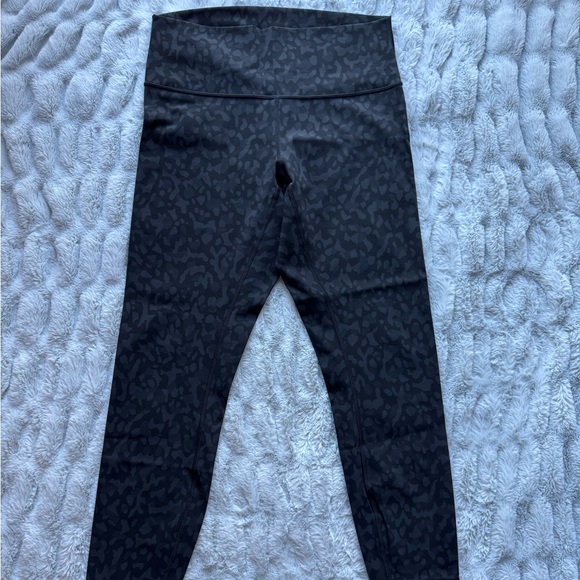lululemon athletica Pants - Lululemon Black Leopard Leggings 26” Size 10